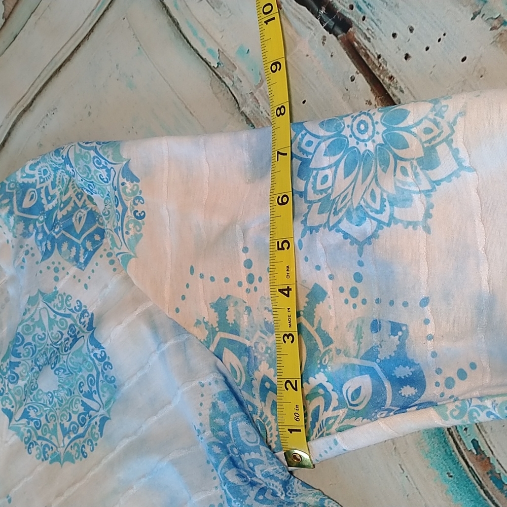 Time And Tru Blue/White Floral Mandela Pattern V Neck Long Sleeve Flowy Shirt - Picture 7 of 8
